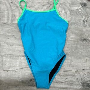 Jolyn Perry Contrast 28